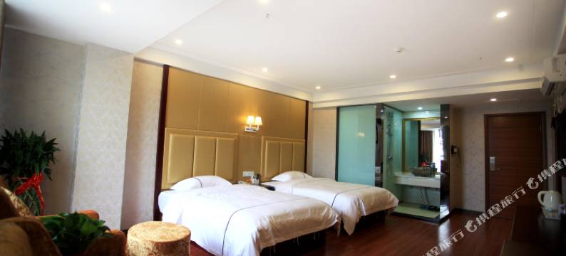 洪源假日酒店(百联奥特莱斯广场腾龙大道地铁站店)图片