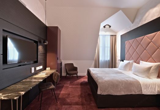 Zaan Hotel Amsterdam - Zaandam Hotel Overview