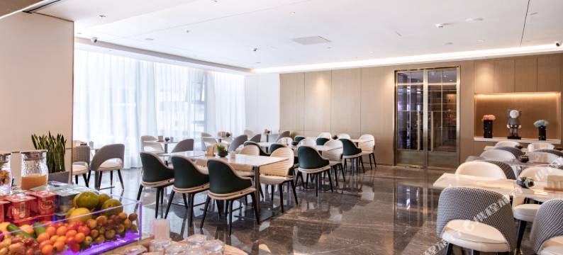 深圳前海宝安中心亚朵酒店图片