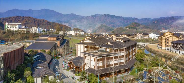 大别山陡沙河温泉小镇图片