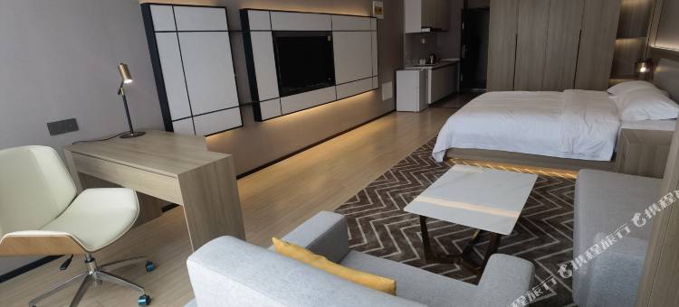 星耀酒店(青岛朝阳山地铁站店)图片