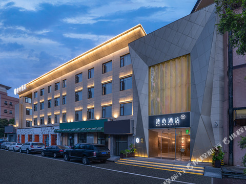 南昌红谷滩秋水广场漫心酒店