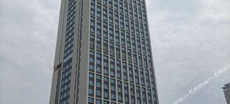 jing·云缨电竞民宿(高铁东站店)图片