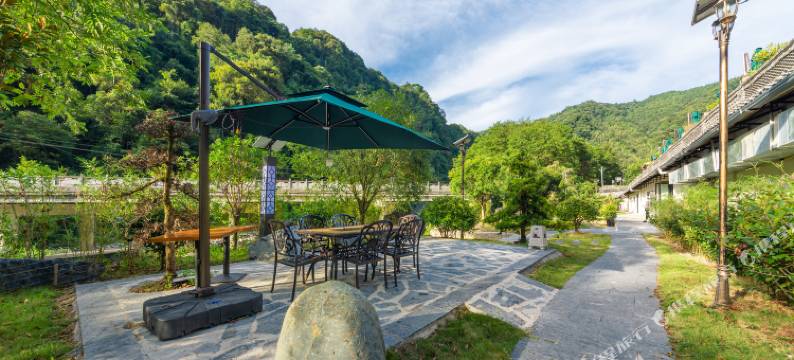 川上语森林秘境度假民宿(梵净山店)图片