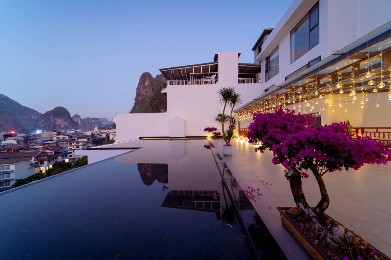 阳朔山与城度假酒店(千古情西街店)图片