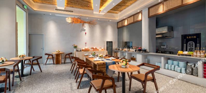 晴天Sunny Day设计师艺术空间民宿(荔波美食街店)图片