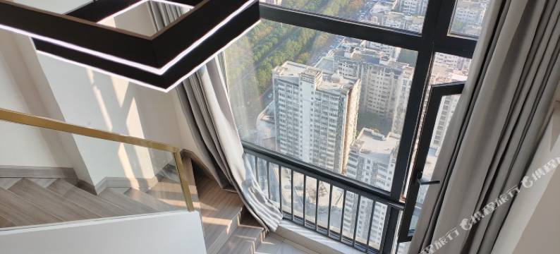 季安·轻奢Loft影院公寓酒店(华润万象汇高新大道地铁站店)图片