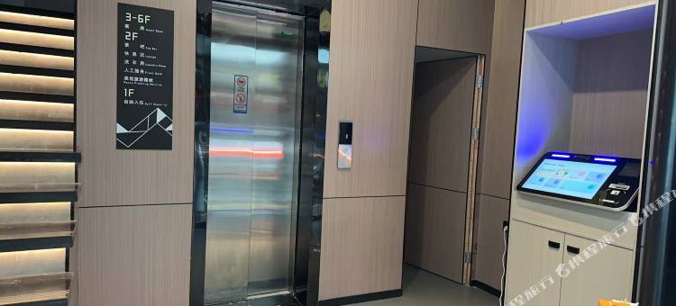 铂曼时尚酒店(张家界国家森林公园标志门店)图片