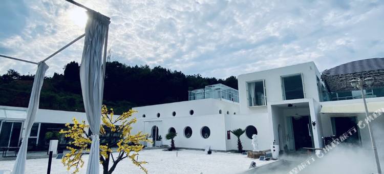 云躲一号私汤泳池院子图片