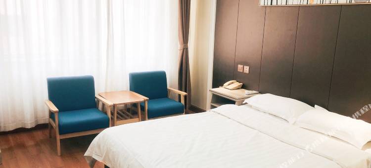 轻住·鑫厦优选酒店(包头维多利摩尔城火车东站店)图片