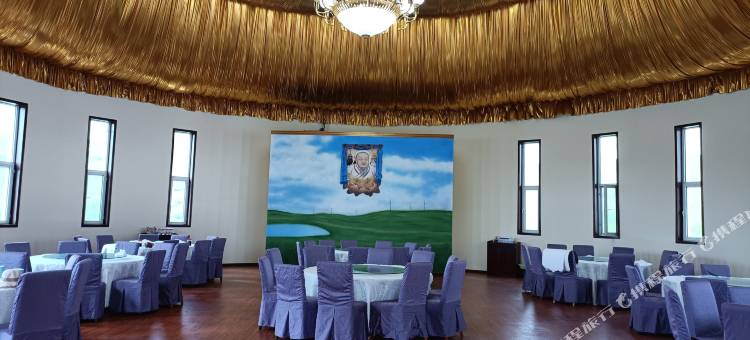 察右中旗鸿骏草原度假中心图片