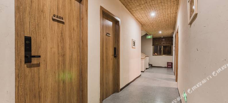 玖悦里·原山民宿(海螺沟磨西古镇店)图片