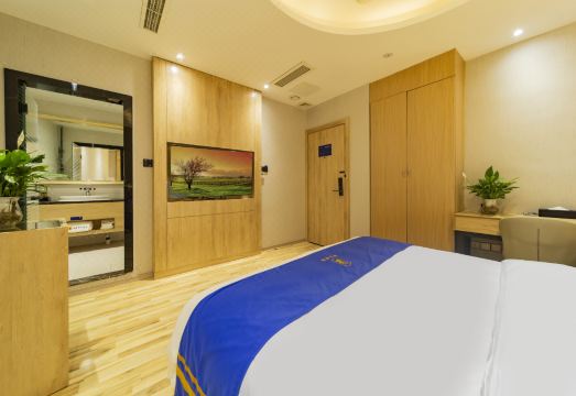 Super 8 Collection Hotel (Chengdu Pidu Pitong Subway Station) Hotel Overview