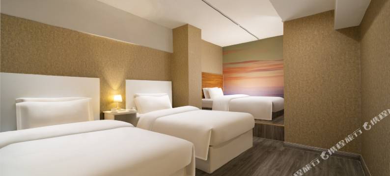 漫特电竞酒店(西安高新万达木塔寺地铁站店)图片