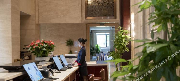 赣州鼎峰乾龙花园酒店(经济开发区万达店)图片