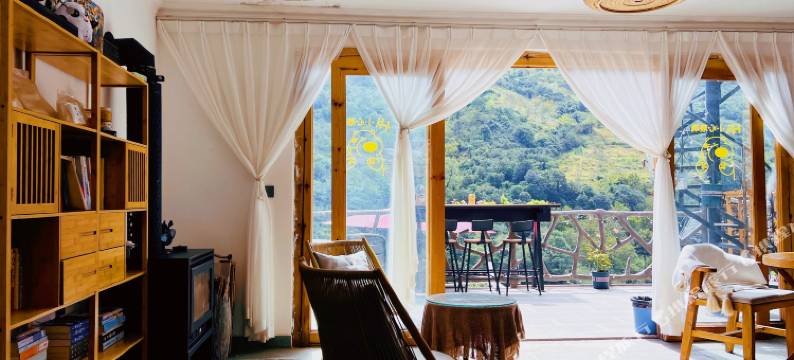 诺邓伴山小院客栈图片