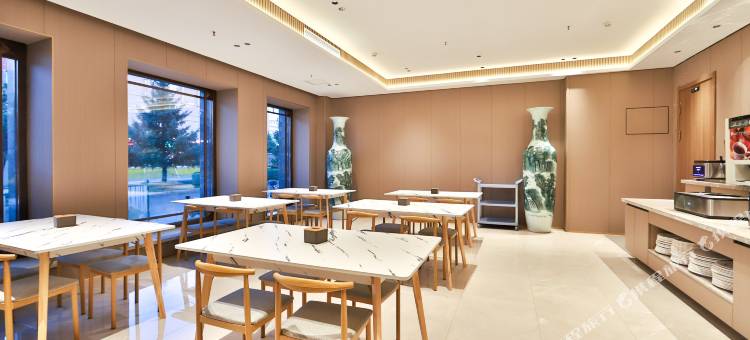 悦豪·假日酒店(敦化高铁站店)图片