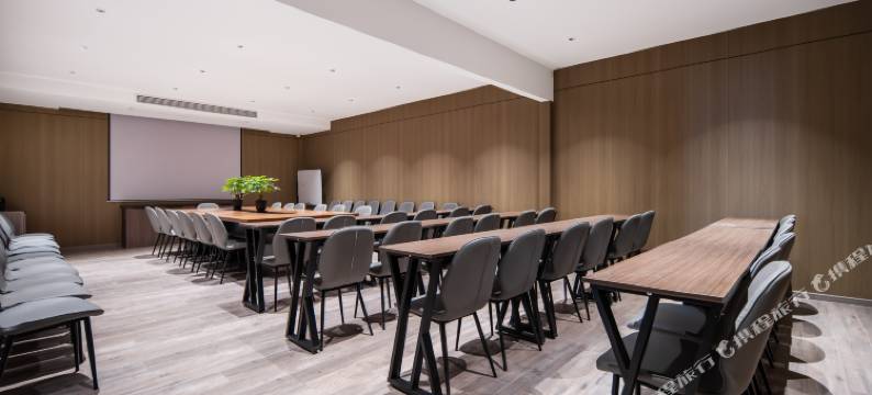 宝弘轻奢酒店(常州武进万达春秋淹城店)图片