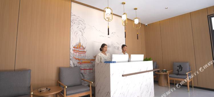 凌山居(昭苏夏塔景区店)图片