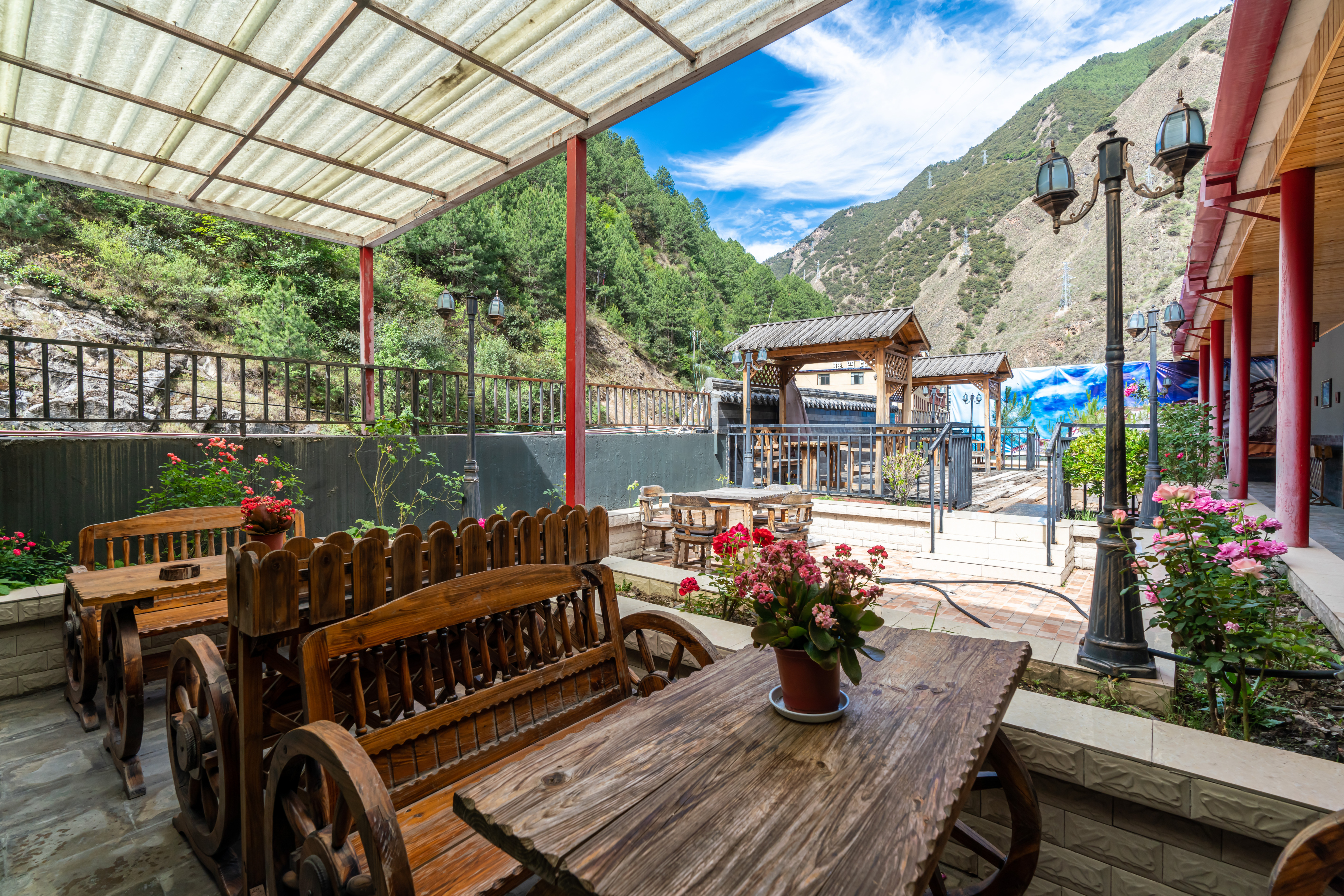 Yajiang Motel TibetOver view