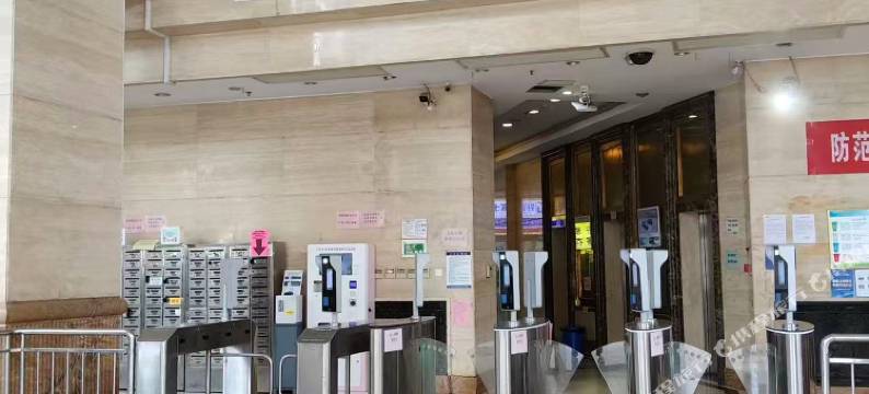 蜗牛青年旅舍(天津之眼西客站地铁站店)图片