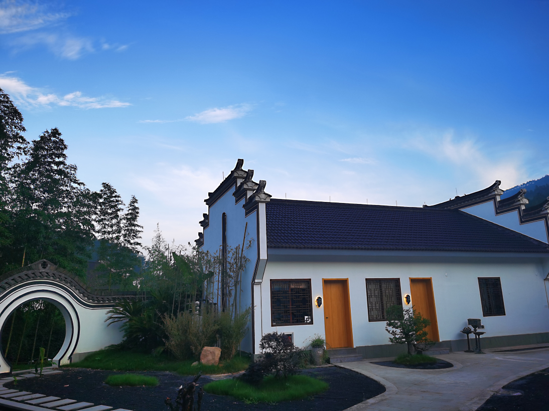 Jiande Suites Hotel Overview