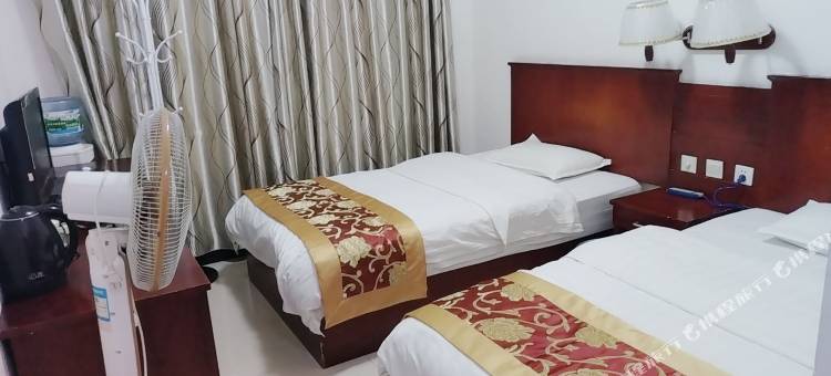 弥勒艺鑫宾馆(湖泉生态园店)图片