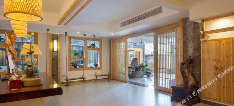 凤凰念赫江景度假民宿图片