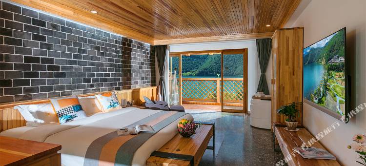 泸沽湖里格春天酒店图片