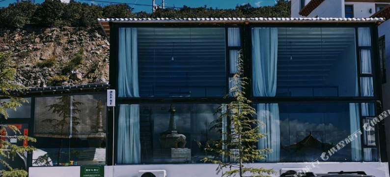 默居梅里雪山观景民宿图片