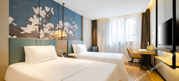 白玉兰酒店(大连民主广场俄罗斯风情街店)图片