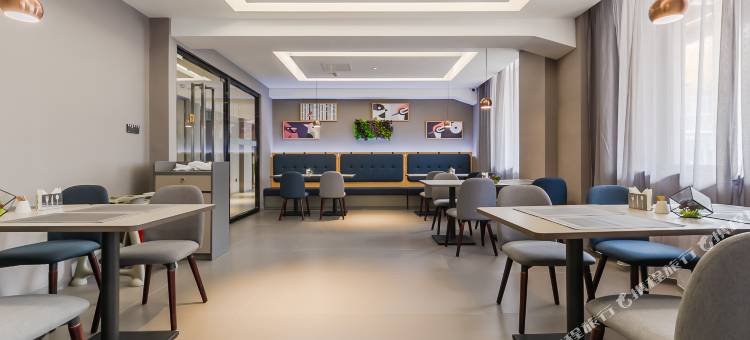 艺龙万国酒店(锦州火车站上海路店)图片