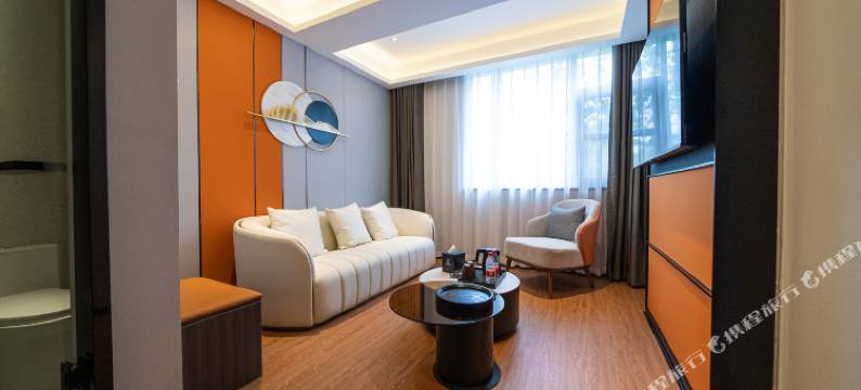 五月花温泉酒店(新密中强光年店)图片