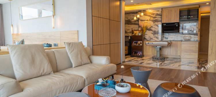 锌宏咖啡酒店(南充高坪万达广场店)图片