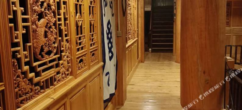 香格里拉萨松布民宿图片