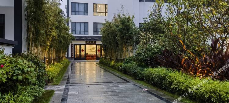 拾月湾温泉(河源东源黄村镇店)图片