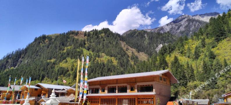 山居隐世私宿(九寨沟景区诺日朗服务中心店)图片