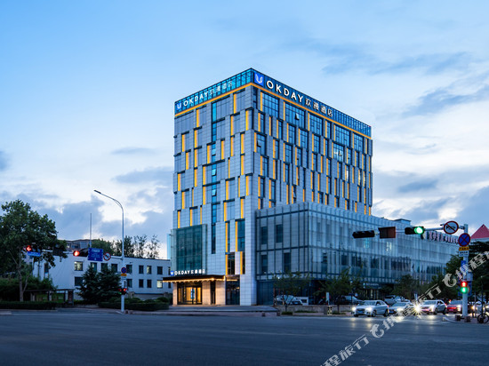 欢漫酒店(青岛城阳区政府万象汇店)