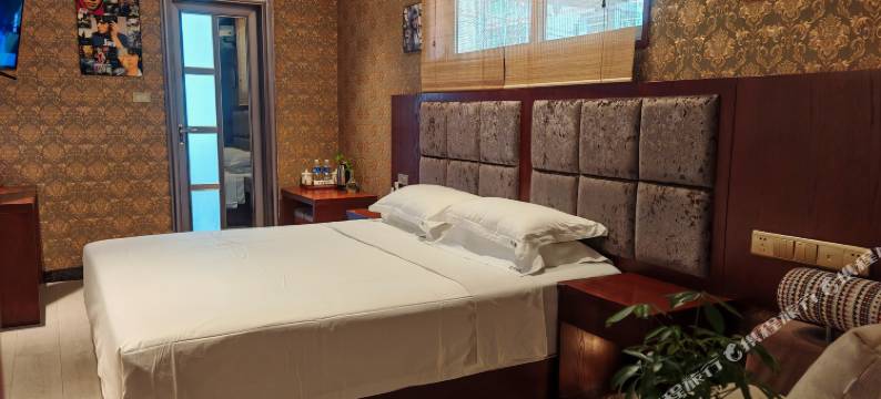 石泉天天商务酒店(汉江石泉古城景区店)图片