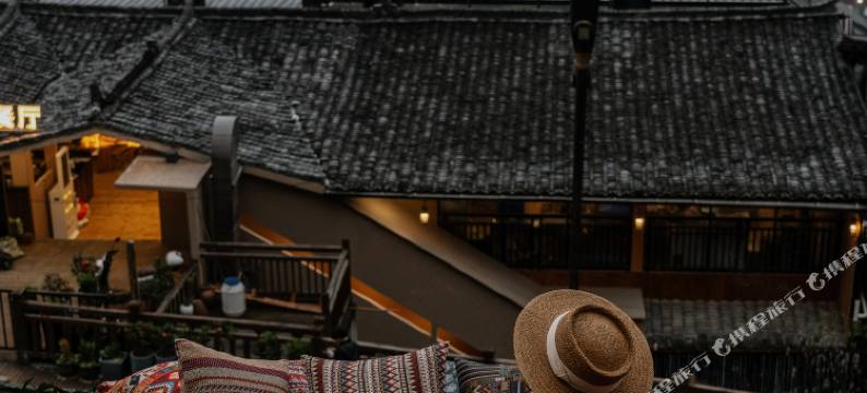 匠心一宅·屿归私汤民宿(西江千户苗寨观景台店)图片