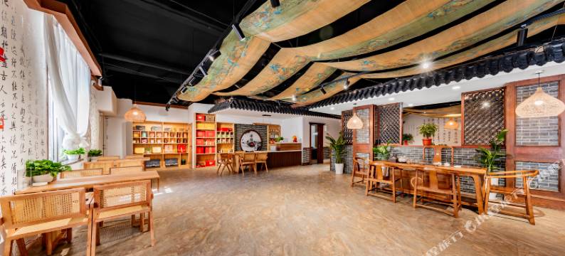 艺龙瑞云酒店(呼和浩特万象城新华广场地铁站店)图片