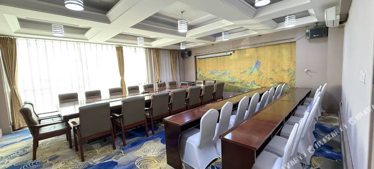 驻马店颐和山庄宾馆(玖隆茂购物中心店)图片