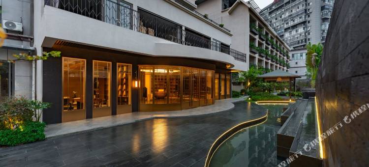 雲诗邸花园酒店(盈江国际翡翠城店)图片