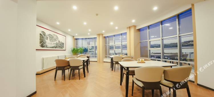 维凡酒店(山东航空学院店)图片
