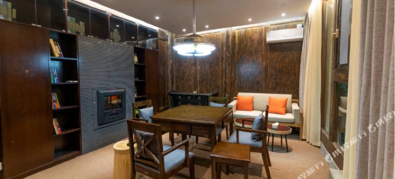 夜泊楠山酒店(绵阳南山中学南郊机场店)图片