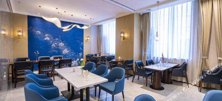 贵阳黔灵大酒店(黔灵山公园地铁站店)图片
