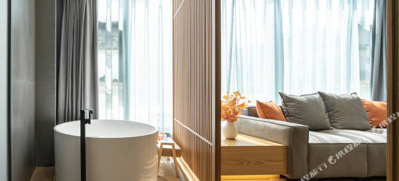 图越缦云堂设计师酒店(高新区万象汇店)图片