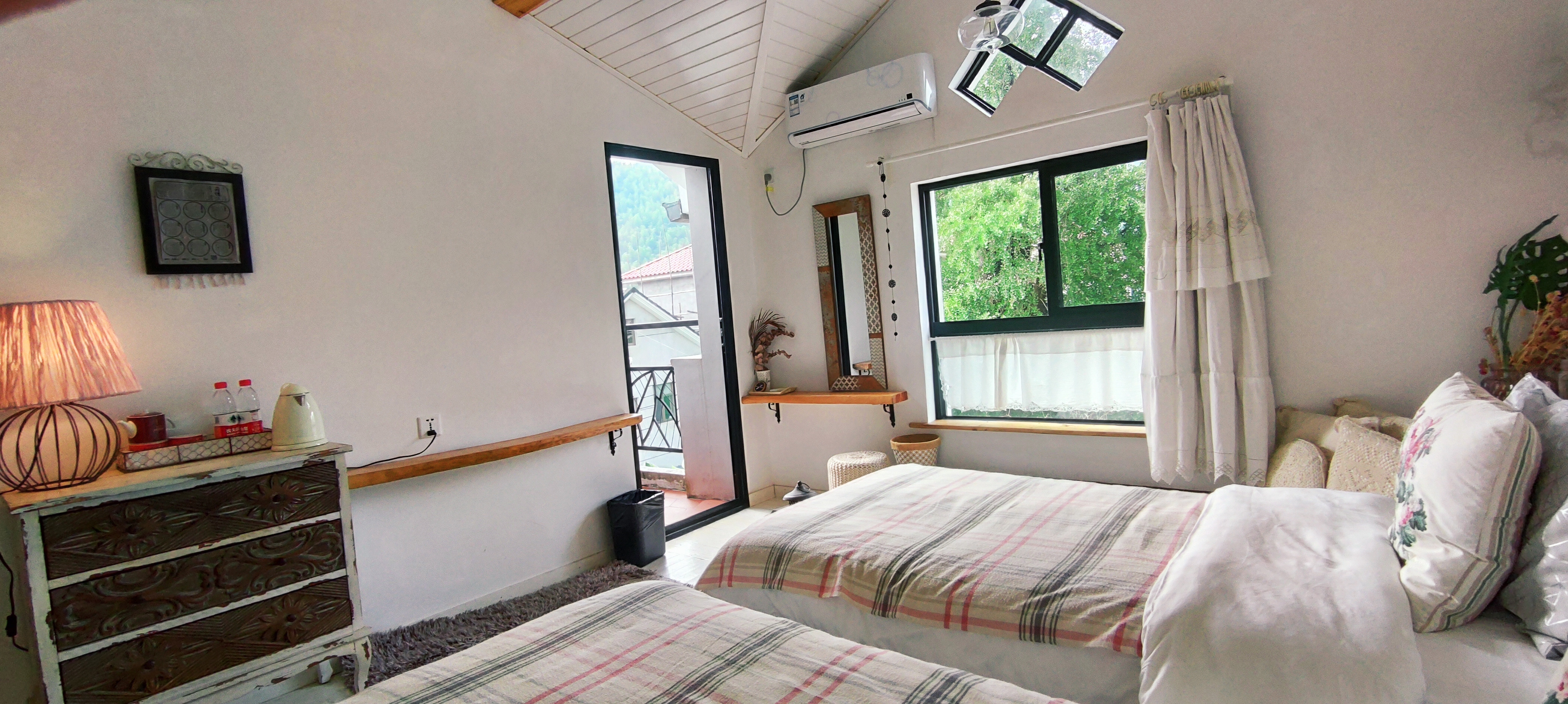 Shiman Xiaoyuan GuesthouseOver view