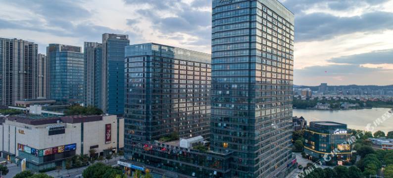 南京紫晶兰湾酒店(百家湖景枫中心店)图片