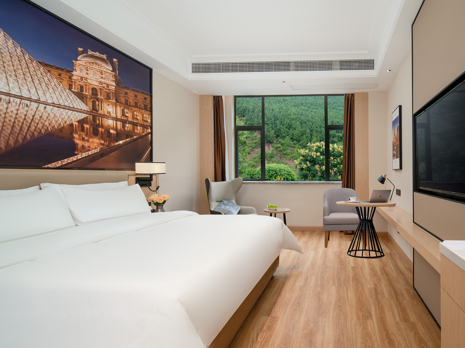 Vienna International Hotel (Guyi New Town Wine Street) Over view